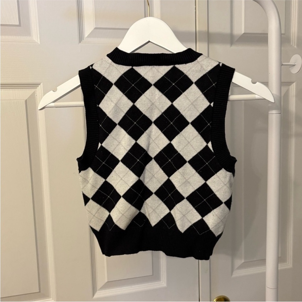 Black & White Knit Argyle Sweater Vest Size Small - Picture 10 of 11